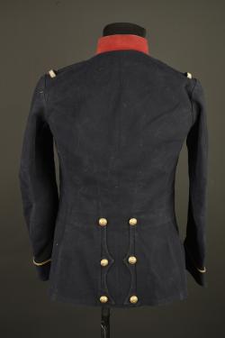 Tunique d'adjudant chef et 2 pantalons d'officier. Senior Warrant Officer tunic with two officer’s trousers — miniature 16