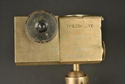 Théodolite français modèle R St Etienne 1915. French Model R theodolite manufactured by St Etienne in 1915 — miniature 5
