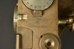 Théodolite français modèle R St Etienne 1915. French Model R theodolite manufactured by St Etienne in 1915 — miniature 6