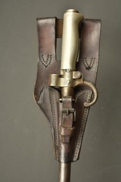 Epée baïonnette Lebel 1886 avec porte fourreau. Lebel Model 1886 sword bayonet with frog — miniature 2