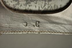 Pelle droite française avec son étui en cuir riveté. French straight entrenching shovel with riveted leather carrier — miniature 4