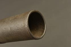 Tromblon VB avec son étui en cuir retourné. VB rifle grenade launcher with reversed leather carrier — miniature 4