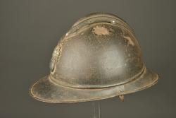 Casque Adrian de l'infanterie avec impact. Infantry Adrian helmet with impact damage — miniature 8