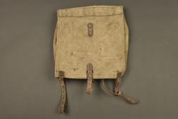 Havresac français ersatz en toile d'un soldat du 65e RI. French ersatz canvas backpack belonging to a soldier of the 65th Infantry Regiment — miniature 1