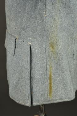 Vareuse bleu horizon modèle 1915 du 43e de Ligne. Model 1915 horizon blue tunic of the 43rd Line Infantry Regiment — miniature 13