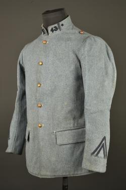 Vareuse bleu horizon modèle 1915 du 43e de Ligne. Model 1915 horizon blue tunic of the 43rd Line Infantry Regiment — miniature 16