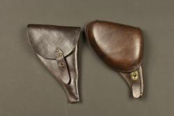 Lot de deux étuis pour revolver français 1892. Lot of two holsters for French Model 1892 revolver — miniature 1