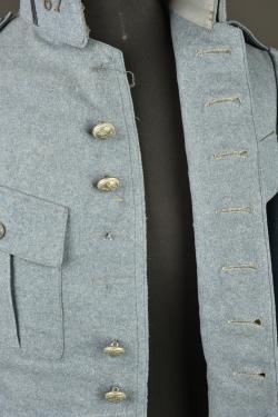 Tunique bleu horizon d'un lieutenant mitrailleur du 67e RI. Horizon blue tunic of a machine gun lieutenant of the 67th Infantry Regiment — miniature 2