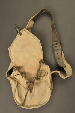 Equipements de mitrailleur français Chauchat et Ruby. French Chauchat and Ruby machine gunner equipment — miniature 2