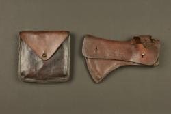 Outillage français étui de hache et scie pliante. French tool equipment set with axe carrier and folding saw — miniature 1