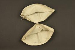 Lot de 2 couvres casque Adrian. Lot of two Adrian helmet covers — miniature 3