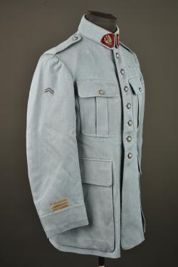 Tunique bleu horizon d'un capitaine médecin. Horizon blue tunic of a medical captain — miniature 9