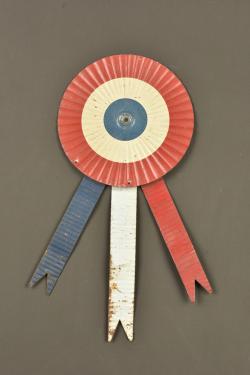 Cocarde tricolore de tombes provisoires. Tricolour cockade for provisional graves — miniature 1