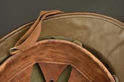Casque belge en liège recouvert de toile moutarde. Belgian cork helmet covered in mustard canvas — miniature 2