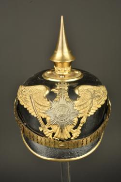 Casque à pointe d'un sous officier supérieur de la Garde. Pickelhaube of a senior NCO of the Guard — miniature 1