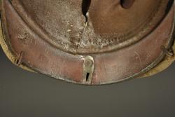 Casque à pointe bavarois avec son couvre casque retrouvés à Farbus. Bavarian pickelhaube with its helmet cover recovered at Farbus — miniature 2