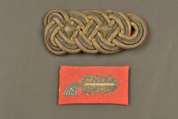 Epaulette et patte de col d'officier général allemand. Shoulder board and collar tab of a German general officer — miniature 1