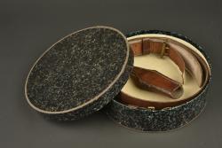 Très bel ensemble Feldbinde et porte poignard d'officier prussien dans sa boite. Fine set comprising Prussian officer’s Feldbinde and dagger hanger in its original box — miniature 1
