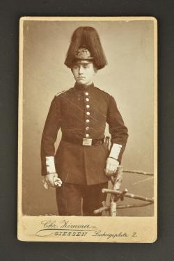 Mutze feldgrau d'un soldat hessois du JR118 avec sa photo. Feldgrau visor cap of a Hessian soldier from Infantry Regiment 118 with his photograph — miniature 11