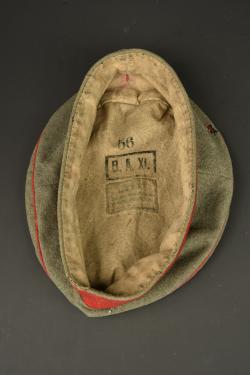 Mutze feldgrau d'un soldat hessois du JR118 avec sa photo. Feldgrau visor cap of a Hessian soldier from Infantry Regiment 118 with his photograph — miniature 9