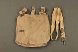 Sac à pain allemand régimenté et sangle. Regimentally marked German bread bag with strap — miniature 1