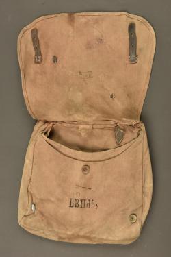Sac à pain allemand régimenté et sangle. Regimentally marked German bread bag with strap — miniature 5