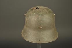Casque allemand M1916 à impact. German Model 1916 helmet with impact damage — miniature 8