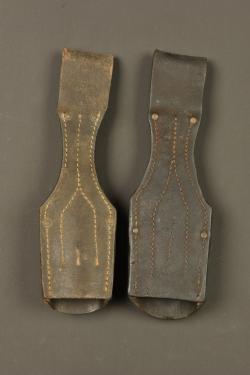 Lot de 2 goussets porte baïonnette 98-05. Lot of two 98/05 bayonet frogs — miniature 2