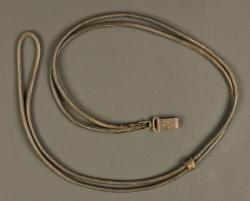Dragonne cuir pour pistolet allemand P08. Leather lanyard for German P08 pistol — miniature 1