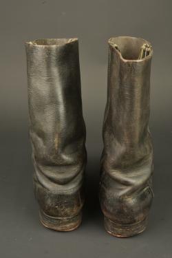 Paire de bottes allemandes. Pair of German boots — miniature 3
