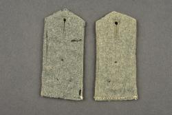 Paire de pattes d'épaule Chasseurs bavarois ou troupes de montagne. Pair of Bavarian Jäger or mountain troop shoulder straps — miniature 2