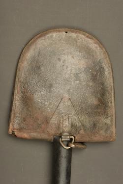 Pelle de Pionnier allemand avec son étui cuir. German Pioneer shovel with leather carrier — miniature 6