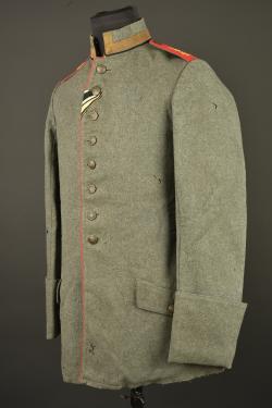 Feldrock 07-14 d'un sous officier du 49 Feldartillerie du Württemberg. Model 1907/14 Feldrock tunic of a non-commissioned officer of the 49th Württemberg Field Artillery Regiment. — miniature 17