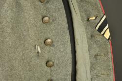 Feldrock 07-14 d'un sous officier du 49 Feldartillerie du Württemberg. Model 1907/14 Feldrock tunic of a non-commissioned officer of the 49th Württemberg Field Artillery Regiment. — miniature 5