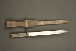 Baïonnette ersatz avec porte fourreau. Ersatz bayonet with frog. — miniature 3
