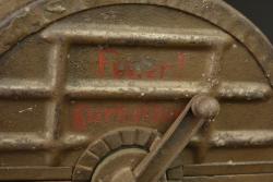 Deux chargeurs tambour de MG08-15 dans leur caisse. Two MG08-15 drum magazines in their transport case. — miniature 5