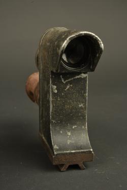 Lunette ZF12 pour mitrailleuse MG08 dans son étui. ZF12 scope for MG08 machine gun with its case. — miniature 6