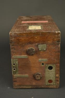 Téléphone de campagne allemand Feldfernsprecher 1916 type B. German field telephone Feldfernsprecher 1916 type B — miniature 12