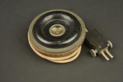 Ecouteur téléphonique allemand dans son étui cuir. German telephone receiver in its leather case — miniature 2