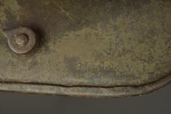 Stahlhelm camouflé capturé par un canadien avec noms de batailles. Camouflaged Stahlhelm captured by a Canadian soldier with battle names — miniature 2