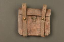 Cartouchière canadienne 4e Battalion et porte baïonnette. Canadian 4th Battalion ammunition pouch and bayonet frog — miniature 1