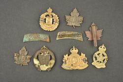 Lot de 9 insignes Canadiens. Lot of 9 Canadian badges — miniature 2
