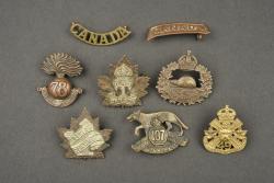 Lot de 8 insignes Canadiens. Lot of 8 Canadian badges — miniature 1