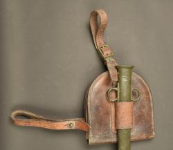 Sabre troupe de cavalerie anglais modèle 1908 avec sa poche à fer. British Pattern 1908 cavalry trooper’s sword with horseshoe pouch — miniature 10
