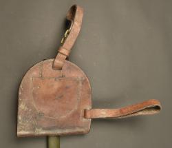 Sabre troupe de cavalerie anglais modèle 1908 avec sa poche à fer. British Pattern 1908 cavalry trooper’s sword with horseshoe pouch — miniature 11