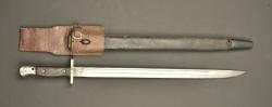 Baïonnette anglaise 1907 avec fourreau à impact et porte fourreau cuir. British Pattern 1907 bayonet with damaged scabbard and leather frog — miniature 1