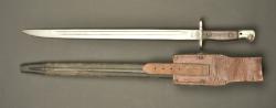 Baïonnette anglaise 1907 avec fourreau à impact et porte fourreau cuir. British Pattern 1907 bayonet with damaged scabbard and leather frog — miniature 4