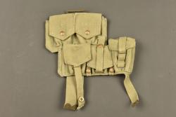 Cartouchière anglaise en web 1908 côté gauche. British Pattern 1908 webbing ammunition pouch left side — miniature 1