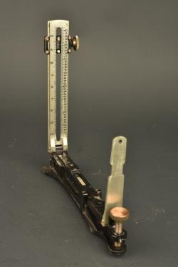 Ensemble de 3 clinomètres anglais. Set of 3 British clinometers — miniature 2