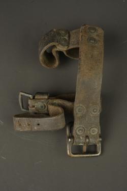 Porte manche d'outil anglais en cuir pattern 1914. British Pattern 1914 leather helve carrier — miniature 2